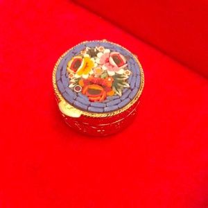 Vintage pill box. Hand crafted.In excellent shape